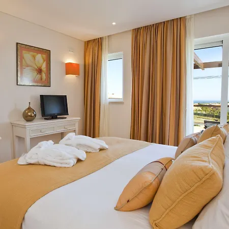 Курортный комплекс Monte Santo Карвоейру