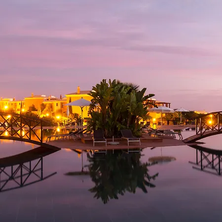 Курортный комплекс Monte Santo Карвоейру